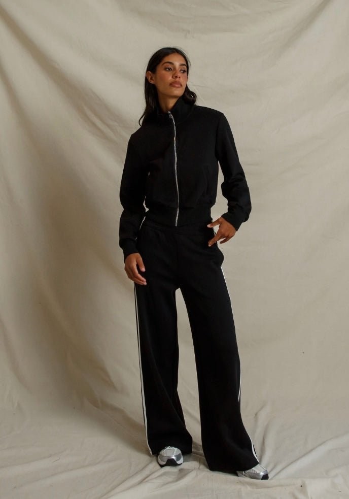 perfectwhitetee Mikos Travel Wide Leg Pant with Pockets - Molten Blu