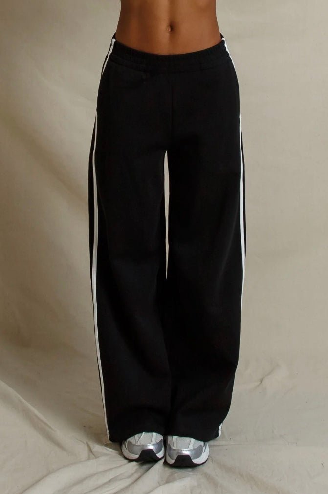perfectwhitetee Mikos Travel Wide Leg Pant with Pockets - Molten Blu